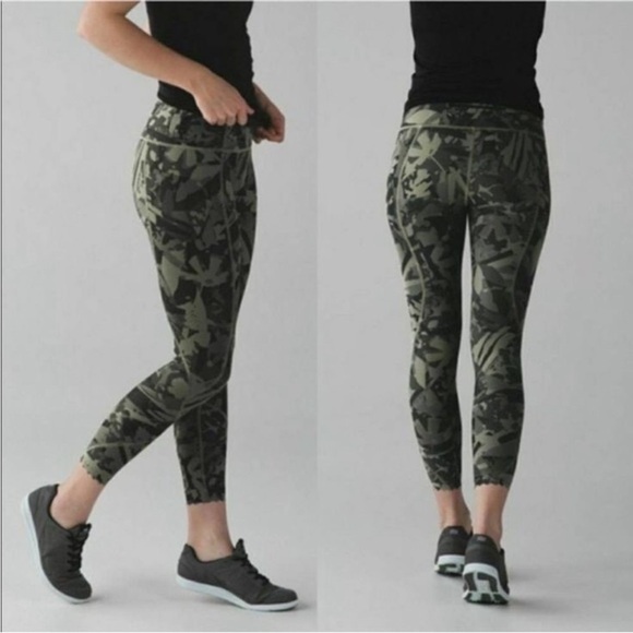 lululemon athletica Pants - Lululemon Tight Stuff Scalloped Hem Army Fatigue Green Black Camo Leggings sz 6